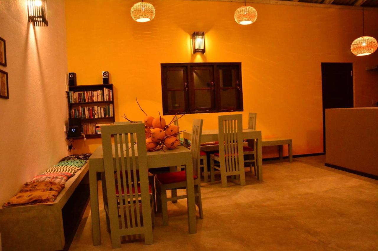 View Guesthouse & Bistro At Goyambokka Tangalle Exterior photo