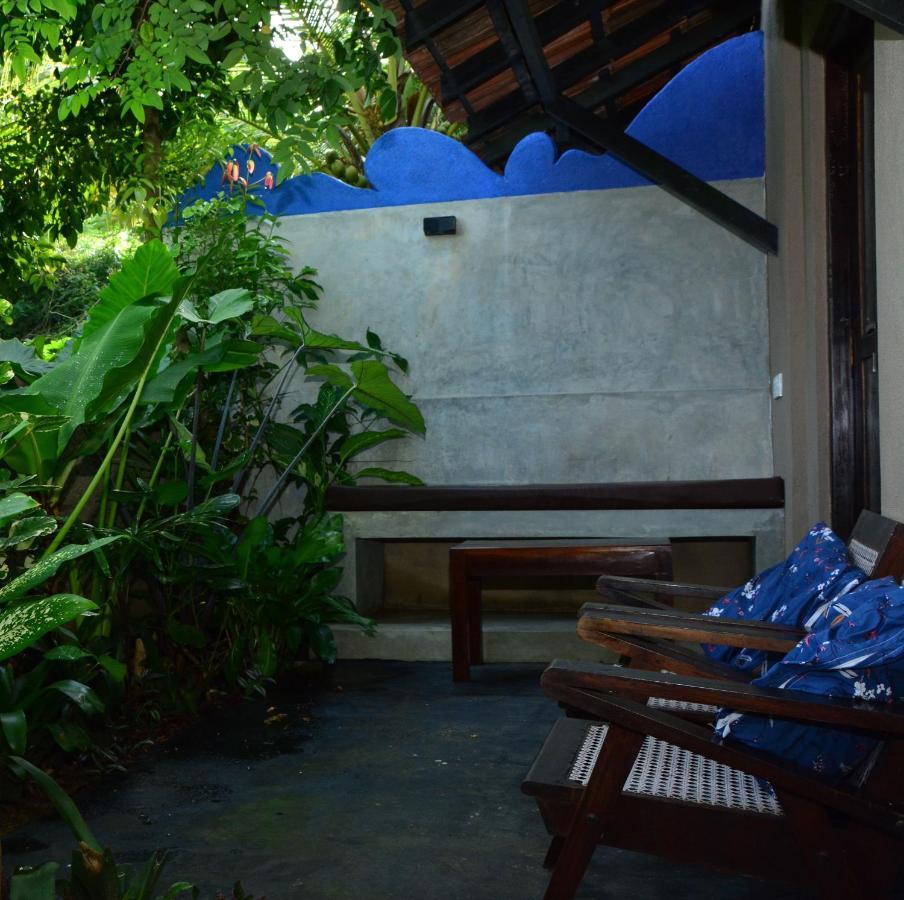 View Guesthouse & Bistro At Goyambokka Tangalle Exterior photo