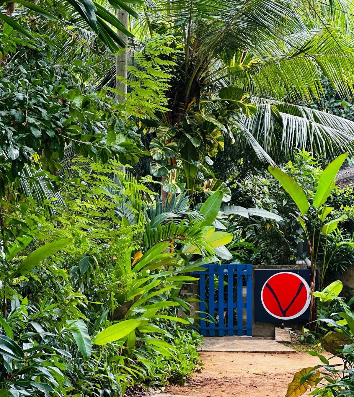 View Guesthouse & Bistro At Goyambokka Tangalle Exterior photo